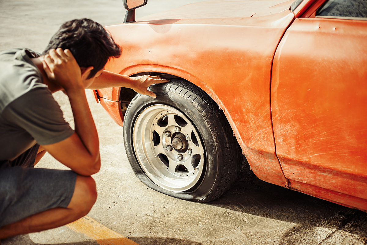 changing-a-tire-tire-repair-lancaster-pa-dutch-valley-auto